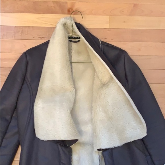 Winter coat from sisley 100% polyester - Picture 4 of 8